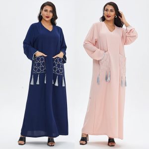 Plus Size Elegant Pink V-Neck Abaya with Tassel Pockets – Modest Long Sleeve Maxi Dress