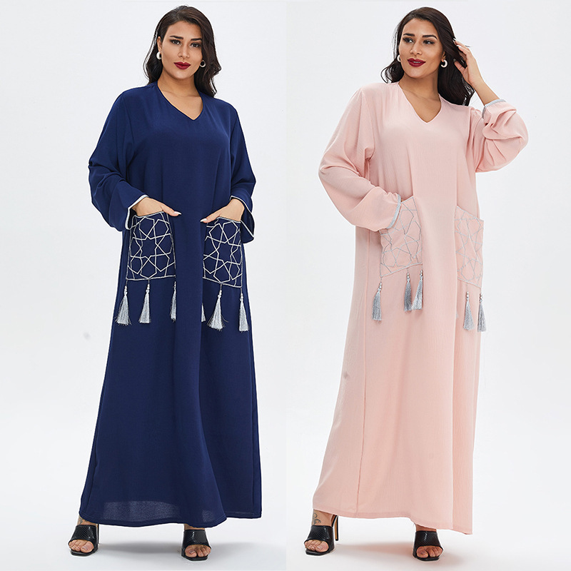 Plus Size Elegant Pink V-Neck Abaya with Tassel Pockets – Modest Long Sleeve Maxi Dress